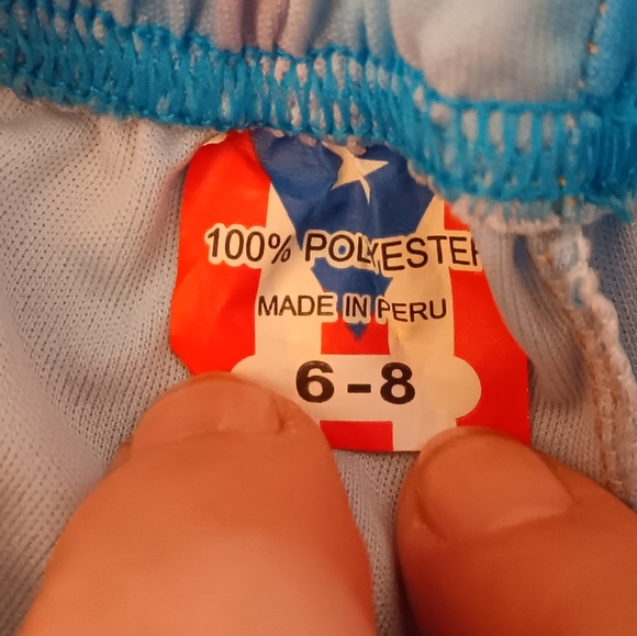 Boys size 6/8, Made in Peru short set - Picture 4 of 4